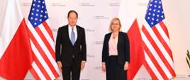 Ambasador Stanów Zjednoczonych w Polsce Mark Brzeziński oraz prezes Westinghouse Polska Mirosław Kowalik przekazali minister klimatu i środowiska Annie Moskwie „Raport koncepcyjno-wykonawczy w zakresie współpracy w obszarze Cywilnej Energetyki Jądrowej”. 