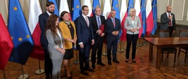 Koszalin. Uroczystości podpisania umów o dofinansowanie projektów budowy sieci szerokopasmowych, wyłonionych w 1 rundzie 3 konkursu PO PC