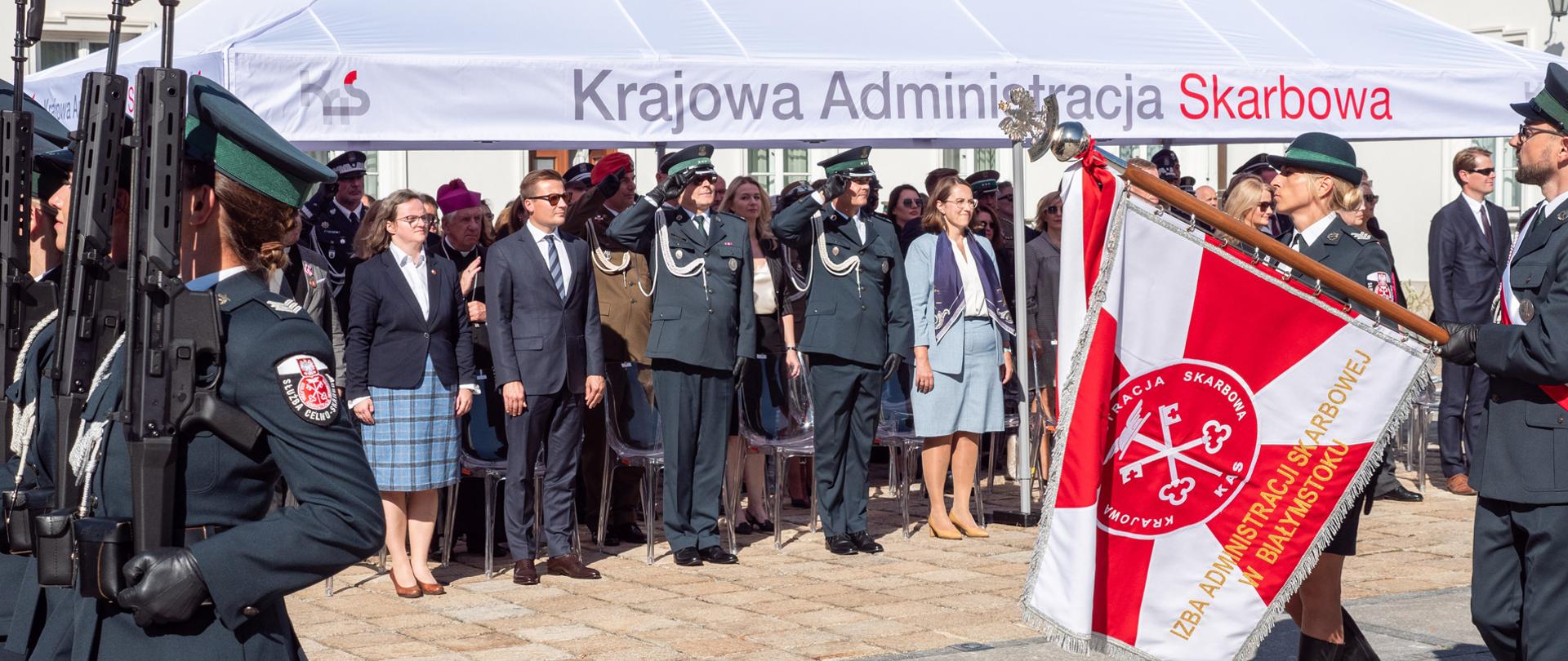 Defilada pododdziałów Kompanii Szefa KAS.