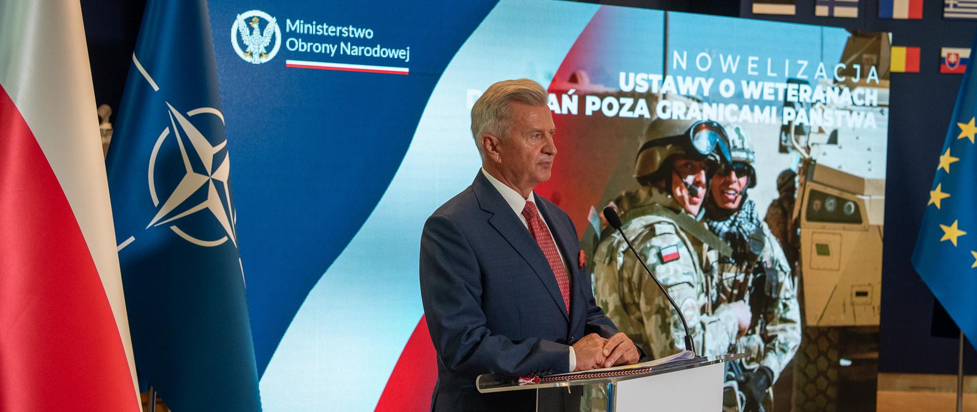 10 września 2025 r. w siedzibie MON, Stanisław Wziątek podsekretarz stanu w MON omówił najważniejsze zmiany w ustawie o weteranach działań poza granicami państwa oraz niektórych innych ustaw. Fot. Maciej Nędzyński/MON
