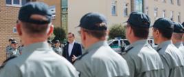 Premier Mateusz Morawiecki podczas wizyty w wizyty w Lubelskim Urzędzie Celno-Skarbowym w Białej Podlaskiej.