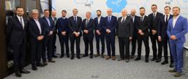 Wiceminister Ireneusz Zyska podczas podpisania umowy na budowę fabryki wież dla morskiej energetyki wiatrowej
