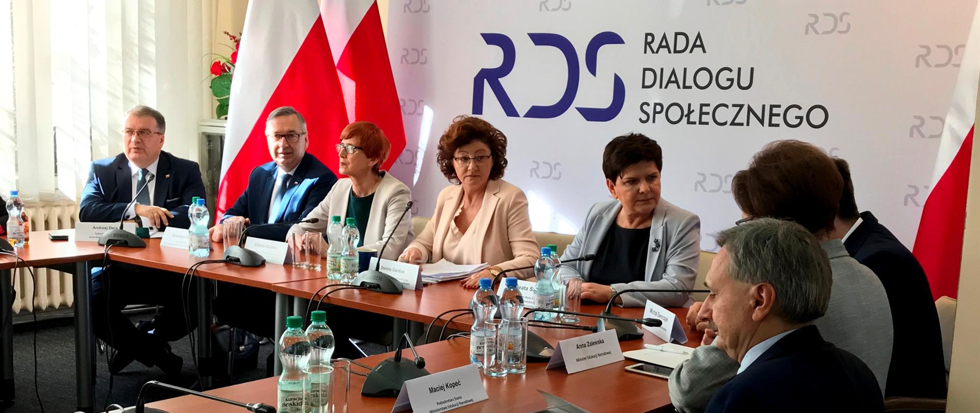 Dialog ze związkami zawodowymi i nowe propozycje dla nauczycieli