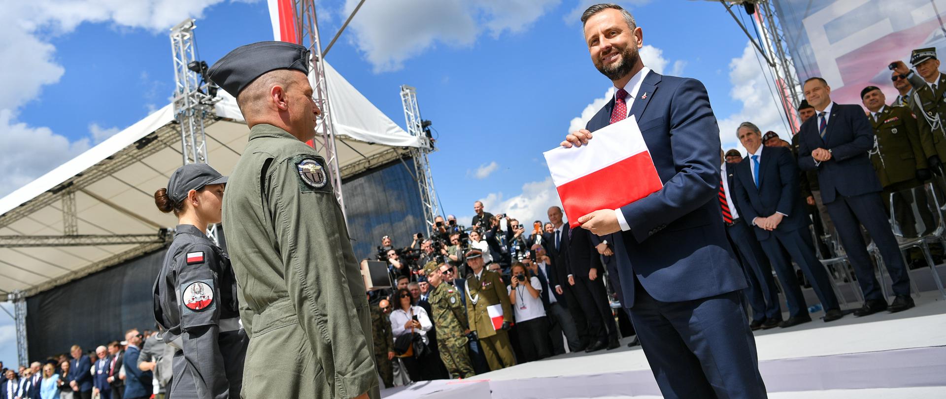 12 czerwca 2026 r. w 32. Bazie Lotnictwa Taktycznego w Łasku odbyła się ceremonia oficjalnego przyjęcia samolotów F-35 do Sił Zbrojnych RP. Fot. plut. Wojciech Król/MON