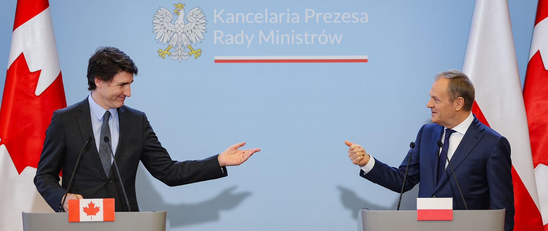 Premier Donald Tusk i Premier Kanady Justin Trudeau podczas wspólnego oświadczenia dla pracy.