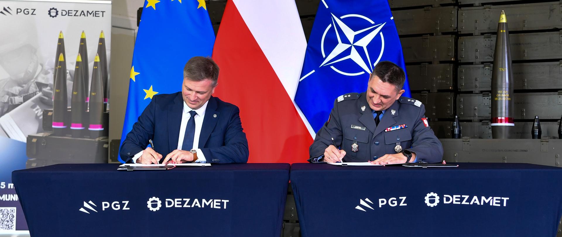 30 maja 2026 r. w siedzibie Zakładów Metalowych Dezamet S.A. w obecności Władysława Kosiniaka-Kamysza wicepremiera - ministra obrony narodowej oraz Magdaleny Sobkowiak-Czarneckiej Pełnomocnika Rządu ds. Instrumentu na rzecz Zwiększenia Bezpieczeństwa, odbyło się podpisanie umów finansowanych z programu SAFE na dostawę 155mm amunicji artyleryjskiej. Umowa realizowana będzie przez Konsorcjum PGZ-AMUNICJA. Fot. plut. Wojciech Król/MON