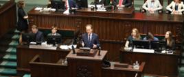 obrady sejmu dzieci i młodzieży z udziałem wiceministra Włodzimierza Bernackiego