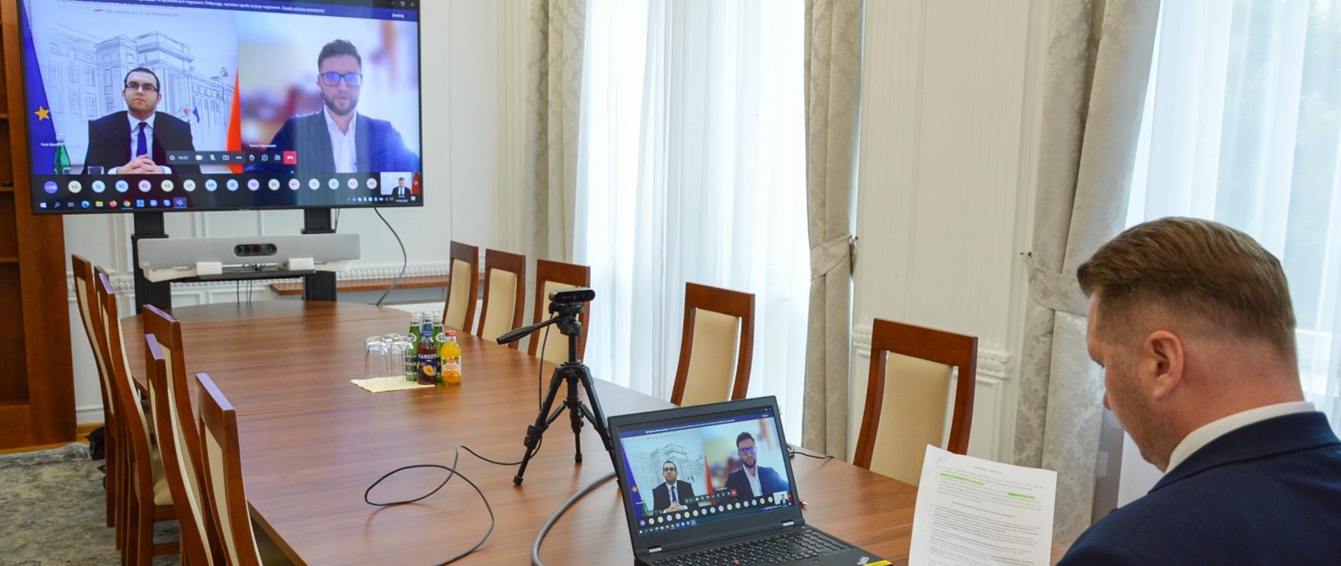 Biznes i zarządzanie – ogólnopolskie konsultacje z udziałem szefa MEiN 