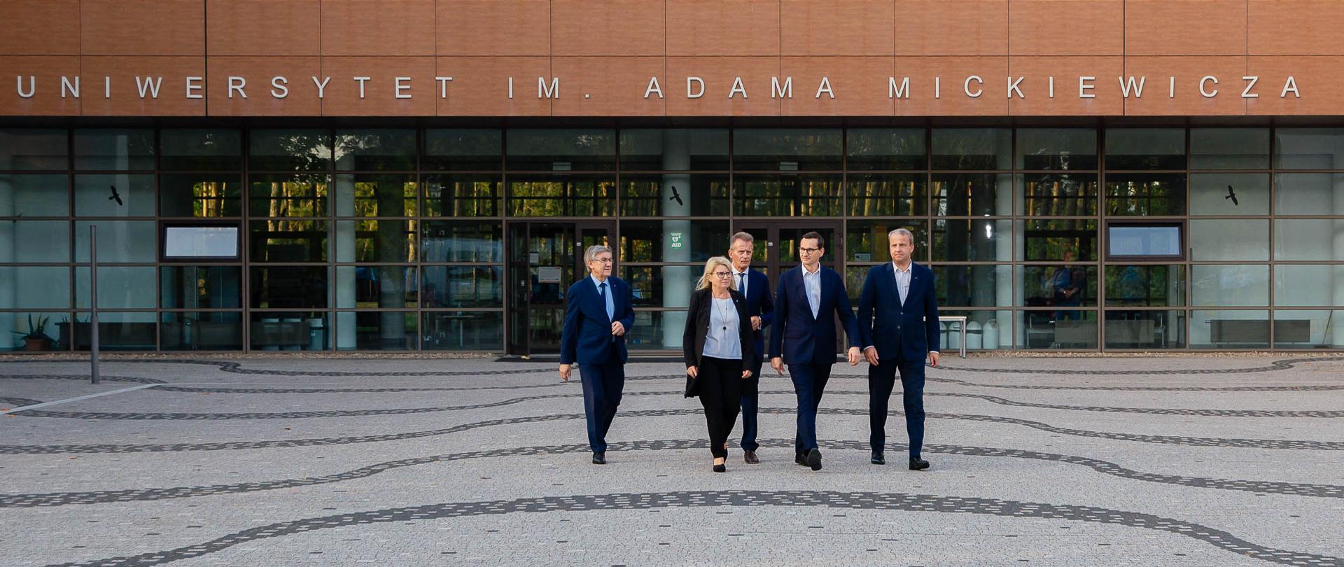 Premier Mateusz Morawiecki w Nadnoteckim Instytucie UAM w Pile.