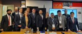Minister finansów Magdalena Rzeczkowska z innymi uczestnikami „Dialogue on Tax and SDGs – 2023 Edition”