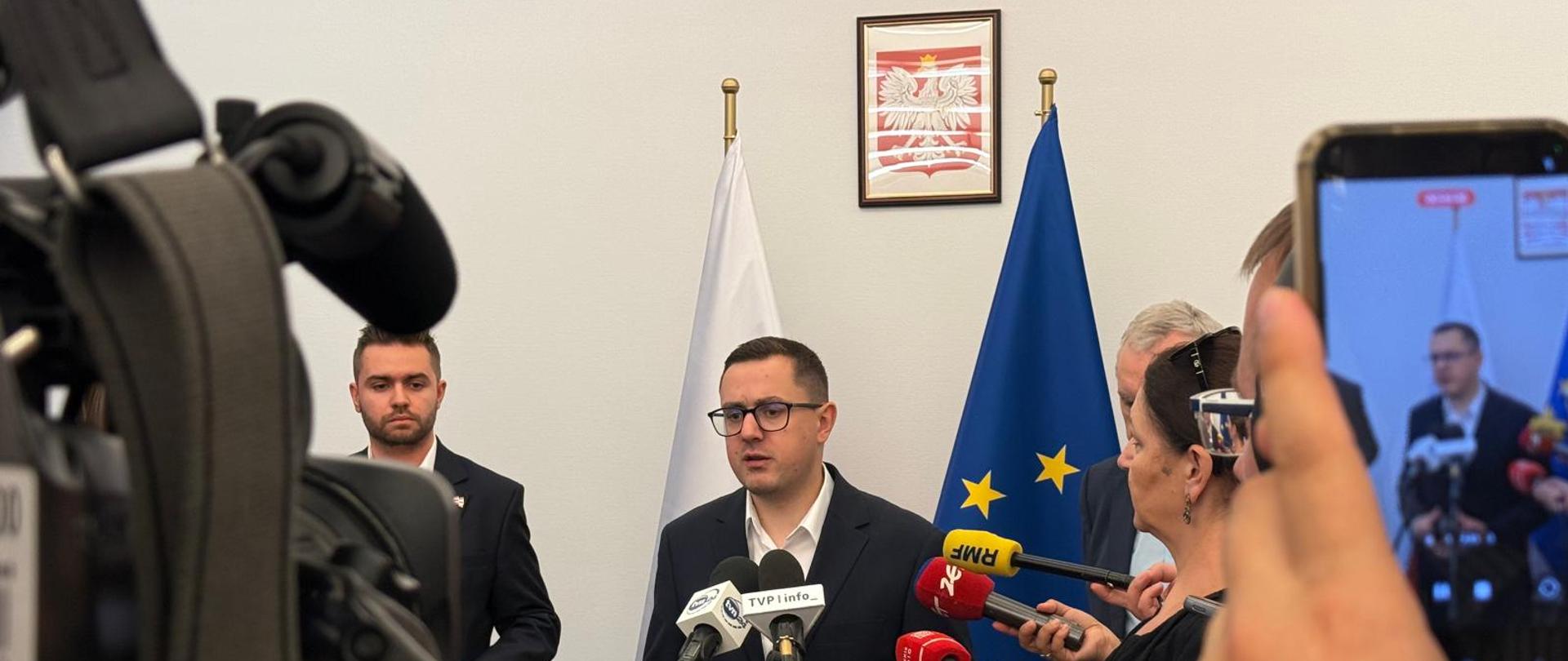 Konferencja Ministra Energii Miłosza Motyki poświęcona ustawie o niskich cenach energii i bezpieczeństwu energetycznemu