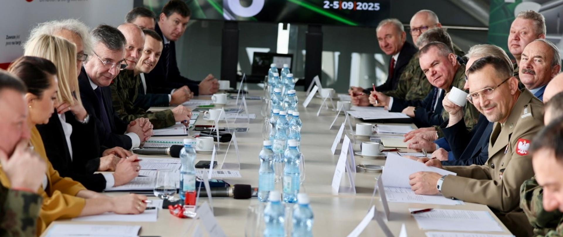 13 lutego 2025 roku odbyło się pierwsze posiedzenie Rady Programowej poświęcone przygotowaniu XXXIII edycji Międzynarodowego Salonu Przemysłu Obronnego (MSPO) 2025. Przedsięwzięciu przewodniczył wiceminister obrony narodowej Paweł Bejda.