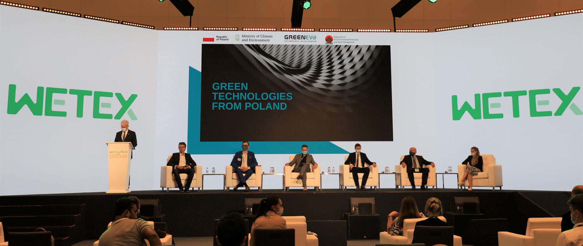 Wiceminister Ireneusz Zyska podczas prezentacji laureatów GreenEvo na targach WETEX w Dubaju
