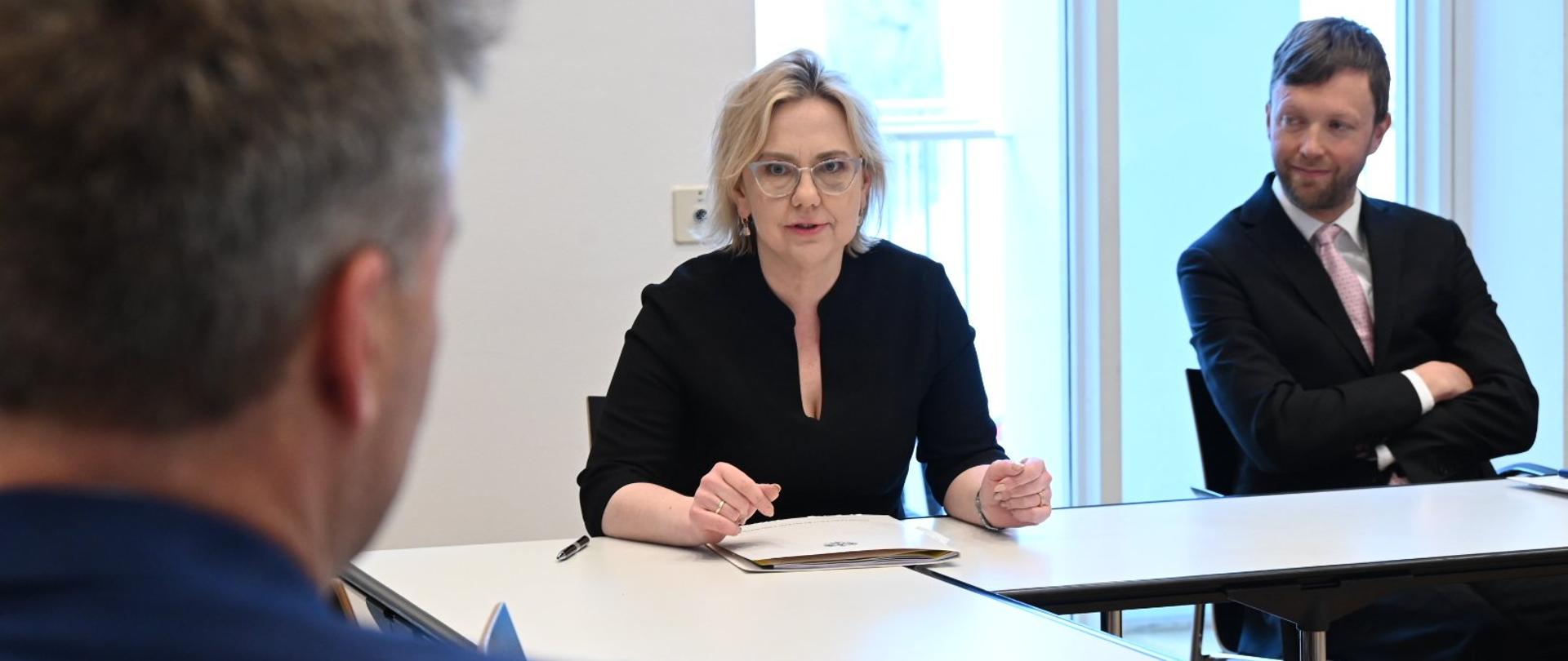 Minister Anna Moskwa podczas spotkania z przedstawicielami Danii.