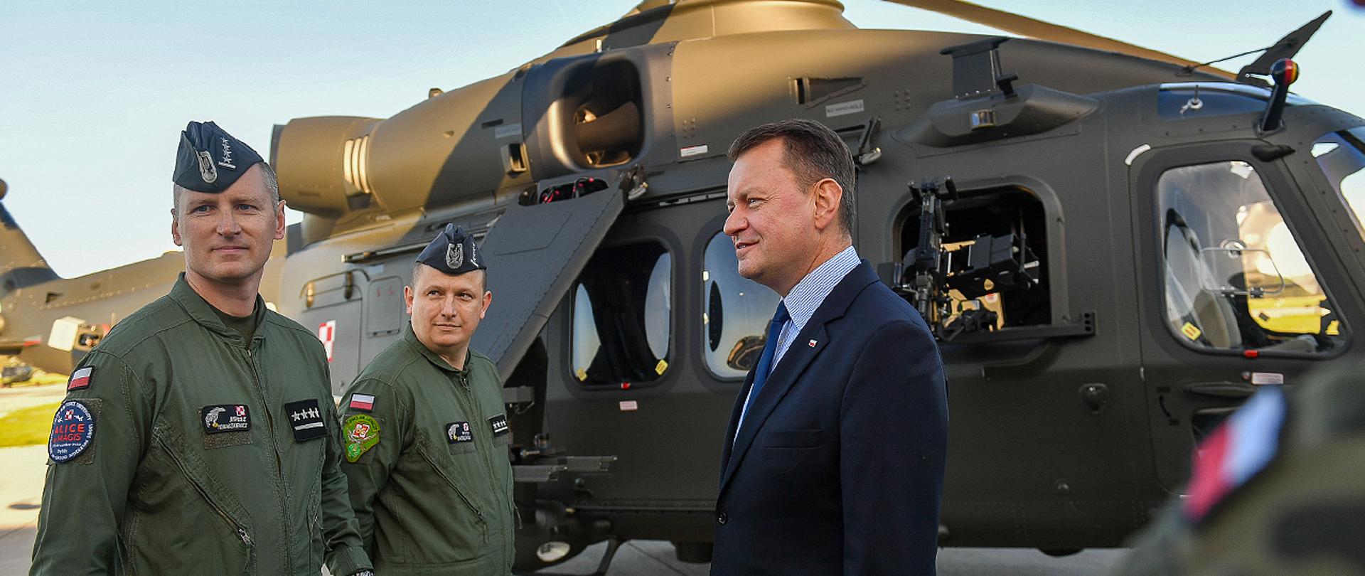 Przekazanie nowych śmigłowców AW-149 żołnierzom Wojska Polskiego
30 października 2023 r., w Nowym Glinniku, Mariusz Błaszczak, minister obrony narodowej, wziął udział w przekazaniu nowych śmigłowców AW-149 żołnierzom 25 Brygady Kawalerii Powietrznej. Fot. st. kpr. Wojciech Król/CO MON