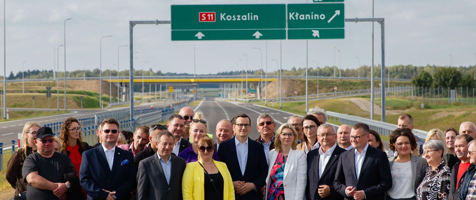 Premier Mateusz Morawiecki podczas otwarcia odcinka S11 Koszalin-Bobolice.