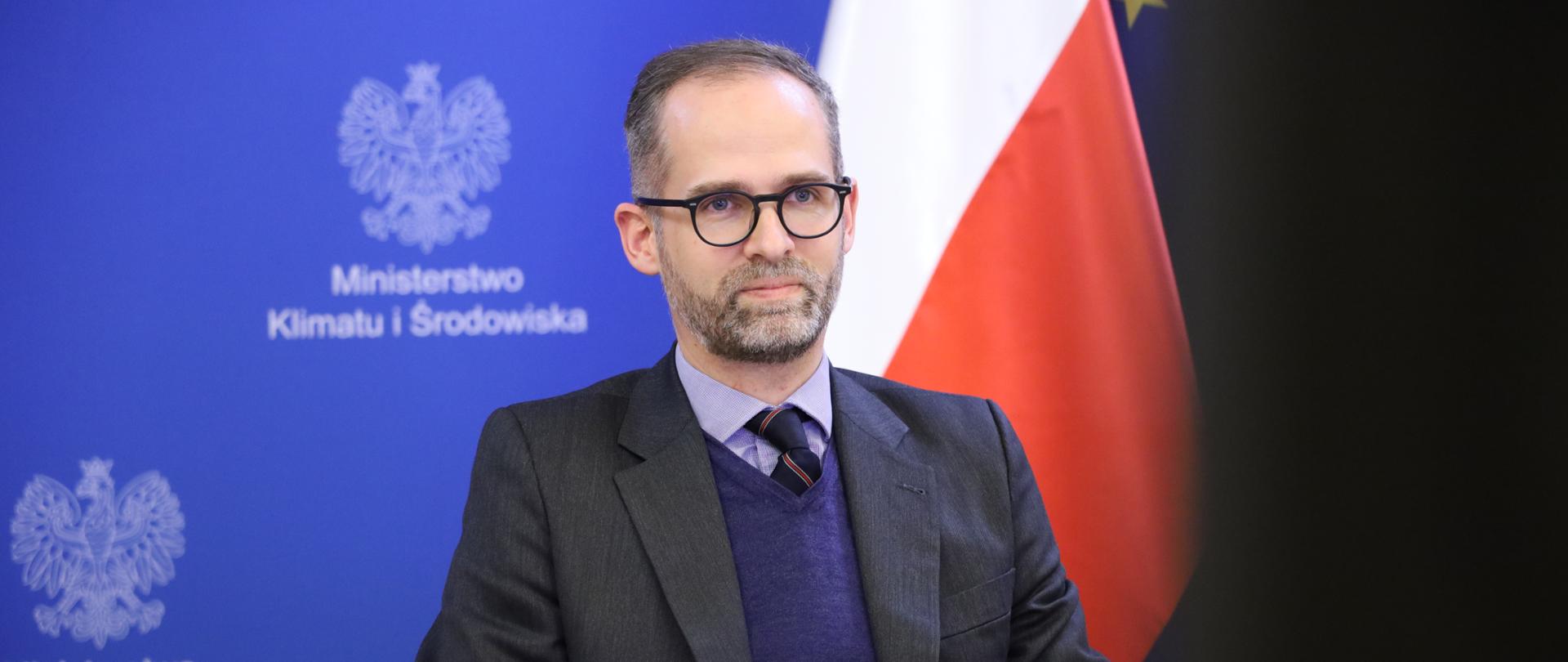 Wiceminister Adam Guibourgé-Czetwertyński na spotkaniu V4