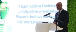 Wiceminister Piotr Dziadzio podczas konferencji "Inteligentnie w energetyce"