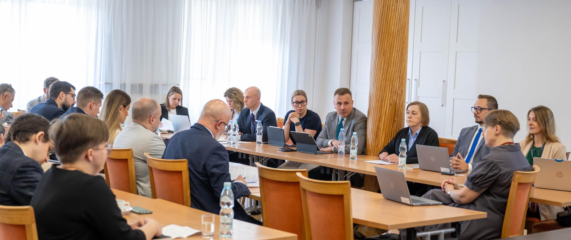 Konsultacje na rzecz rozwoju Krajowego Rejestru Zadłużonych – dialog Ministerstwa Sprawiedliwości z interesariuszami
