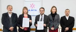 Ambasador RP Aleksandra Piątkowska wzięła udział w uroczystości oddania hołdu Januszowi Korczakowi, polsko-żydowskiemu pedagogowi, w siedzibie Asociación Mutual Israelita Argentina.