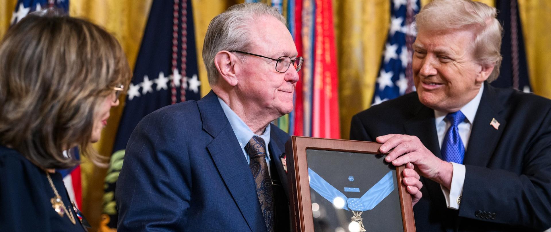 Wręczenie odznaczenia Medal Honoru