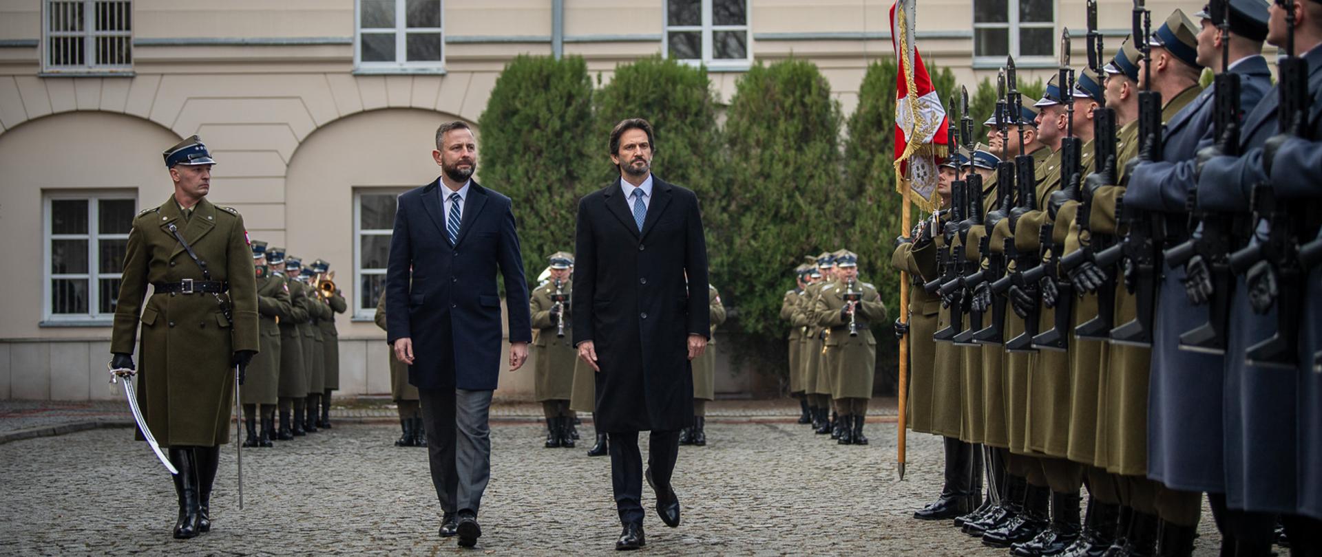 W poniedziałek, 24 w Warszawie wicepremier Władysław Kosiniak-Kamysz spotkał się z Robertem Kaliňákiem wicepremierem, ministrem obrony Słowacji. Podczas spotkania podpisano list intencyjny, który będzie stanowił podstawę dla dalszego rozwoju współpracy wojskowo-technicznej pomiędzy słowackimi i polskimi podmiotami.