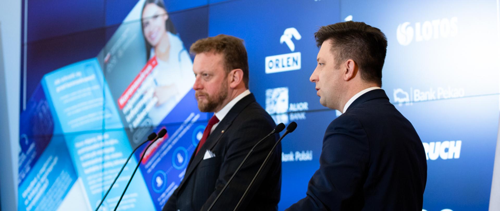 Minister Łukasz Szumowski i minister Michał Dworczyk