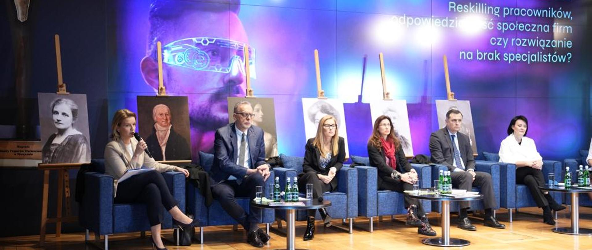 Wiceminister Barbara Socha podczas debaty na GPW