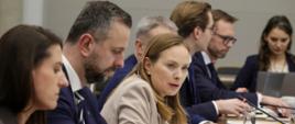 Na zdjęciu minister Katarzyna Pełczyńska-Nałęcz i premier Władysław Kosiniak-Kamysz siedzą za stołem konferencyjnym