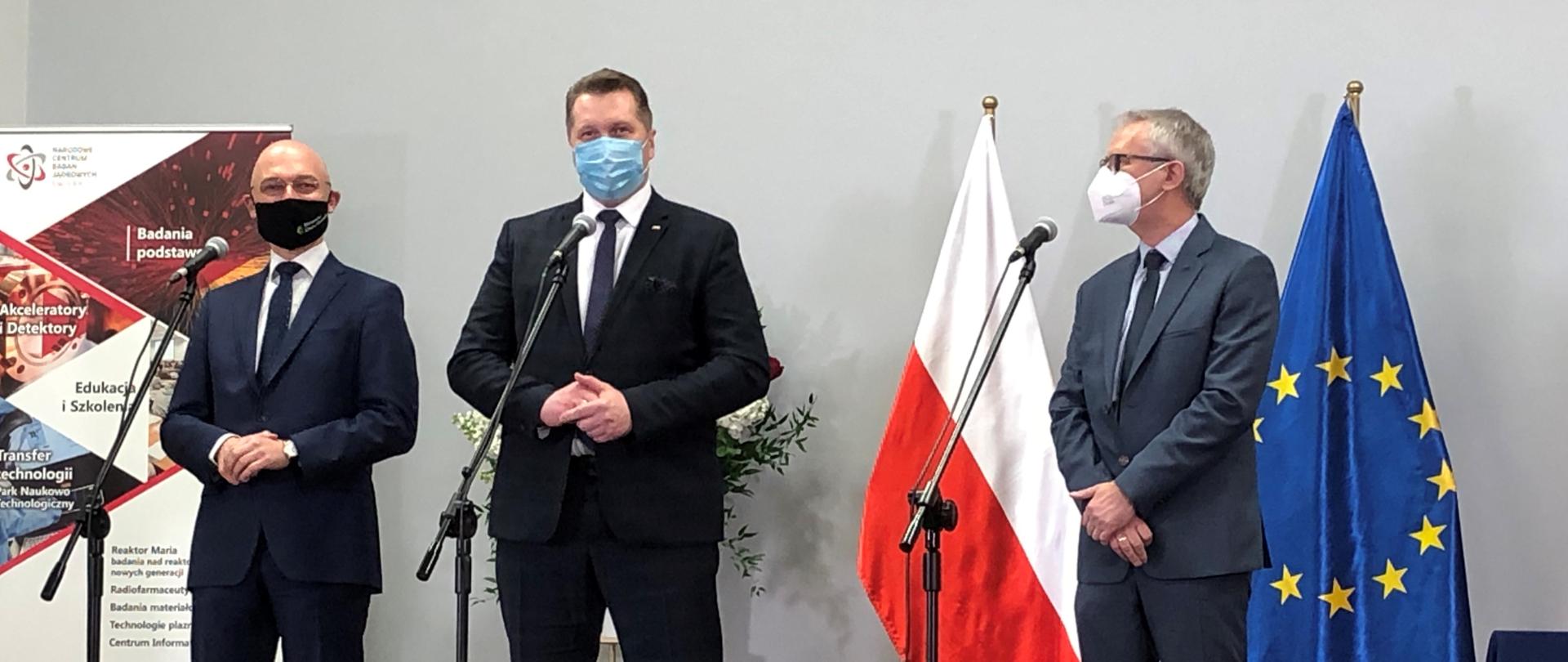 Zdjęcie z podpisania umowy między Ministerstwem Edukacji i Nauki a Narodowym Centrum Badań Jądrowych na realizację kolejnej partii prac projektowych wysokotemperaturowego reaktora chłodzonego gazem (HTGR).