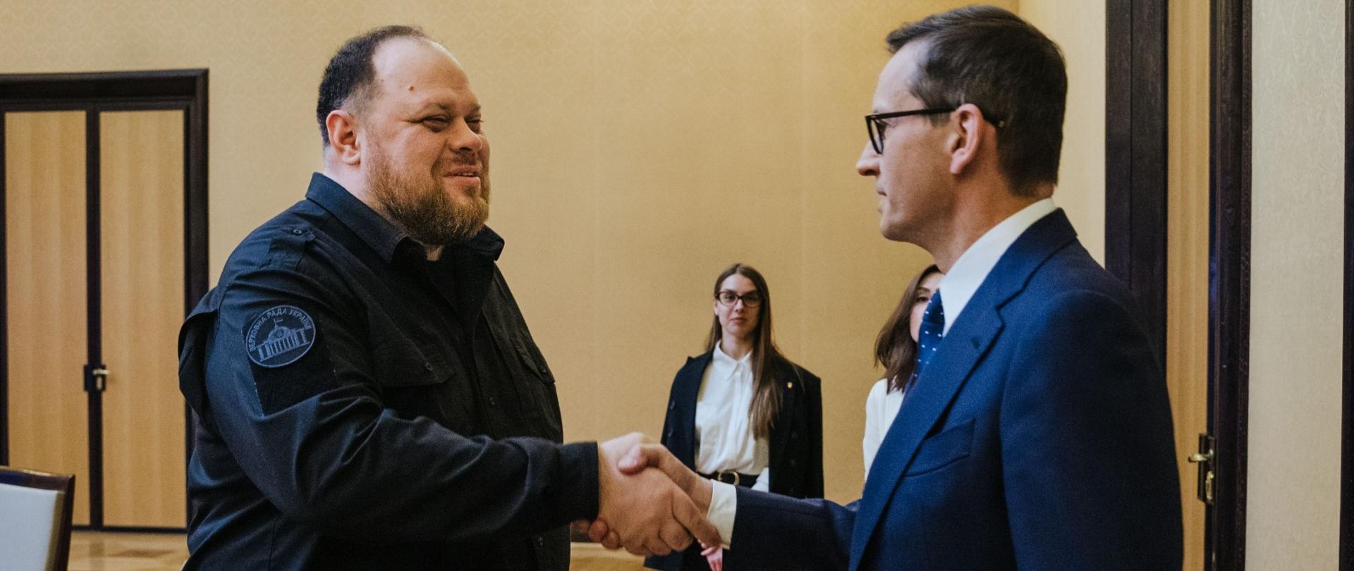 Premier Mateusz Morawiecki i minister Michał Dworczyk podczas z przewodniczącym Rady Najwyższej Ukrainyspotkania Rusłanem Stefanczukiem.