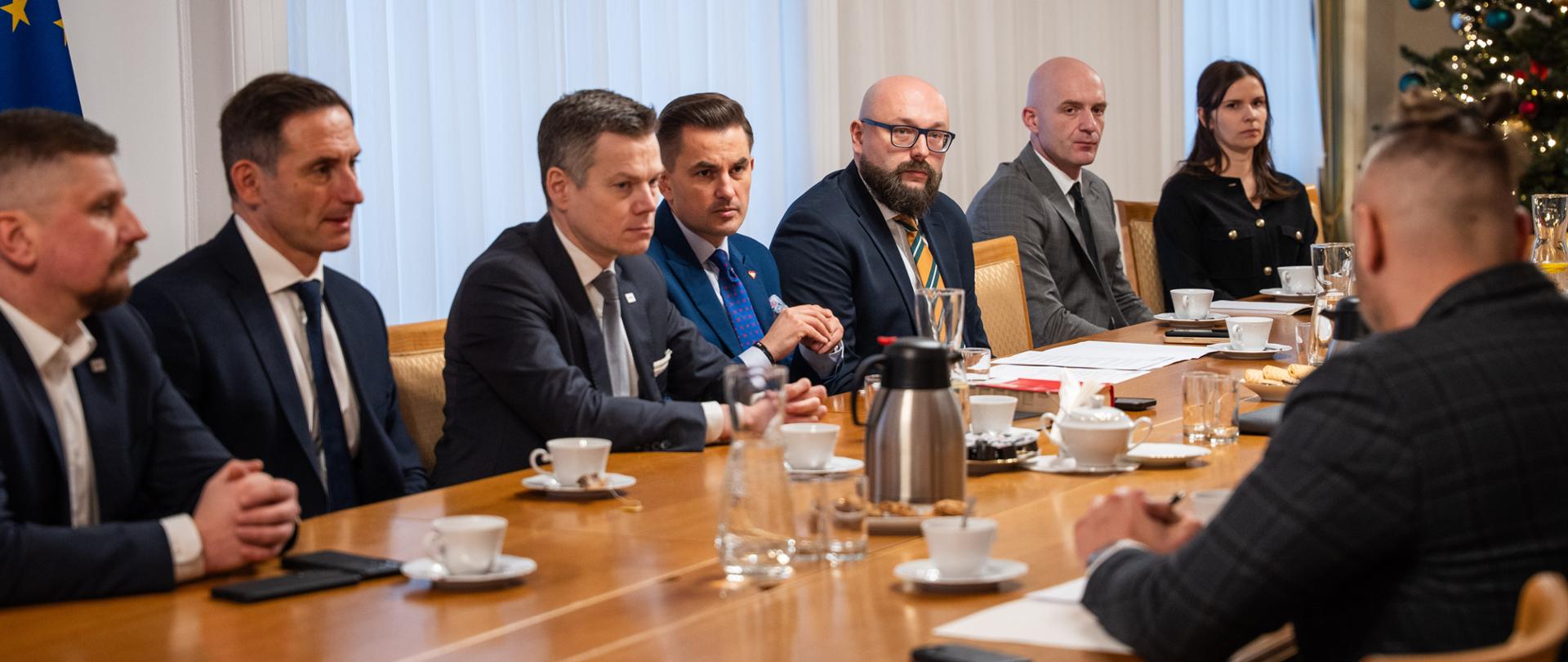 Inauguracyjne posiedzenie Zespołu do spraw przeciwdziałania i zwalczania przestępczości na rynku finansowym