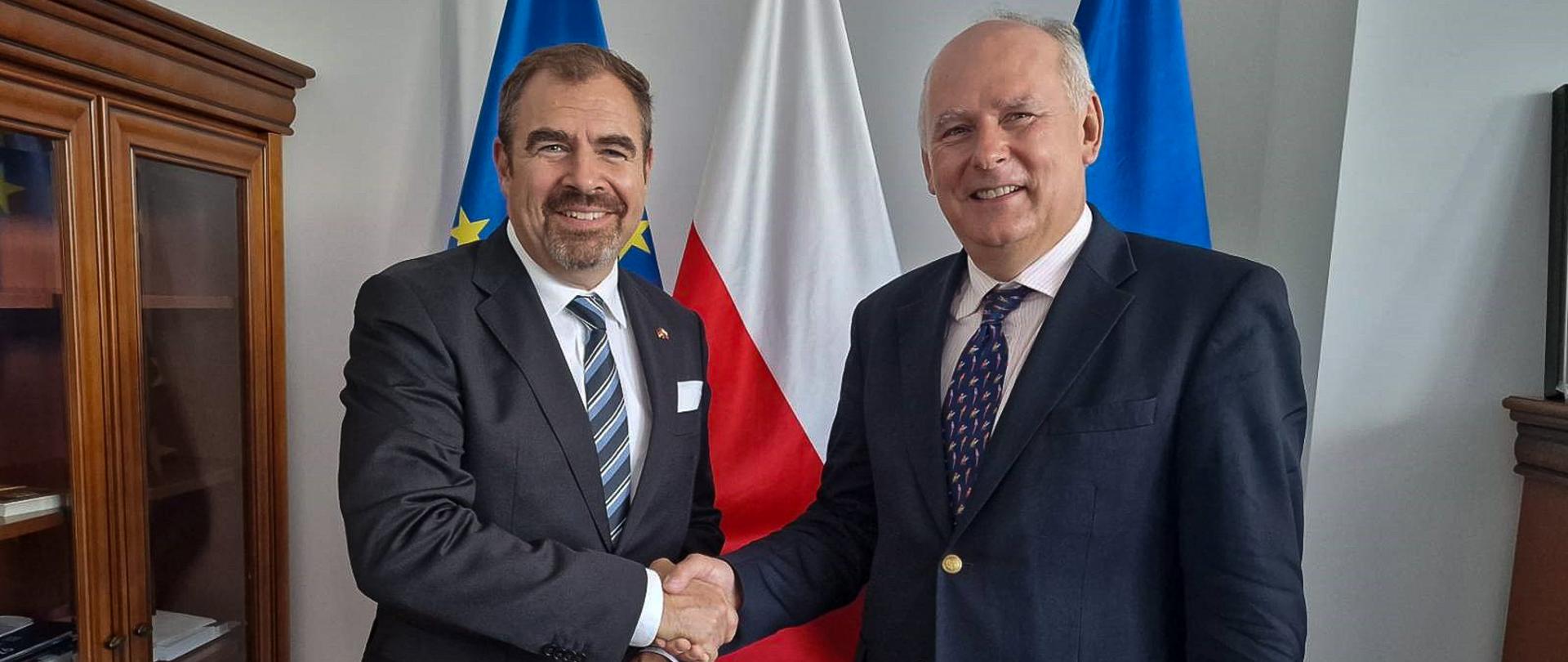 29 czerwca 2026 r. sekretarz stanu w MON Paweł Zalewski spotkał się z Ministrem Stanu w Federalnym Ministerstwie Spraw Zagranicznych Florianem Hahn. 