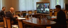 Minister klimatu podczas Ministerialnego Okrągłego Stołu