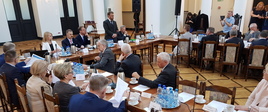 Minister zdrowia Łukasz Szumowski podczas pierwszego posiedzenia rady społecznej ogólnopolskiej debaty "Wspólnie dla Zdrowia".
