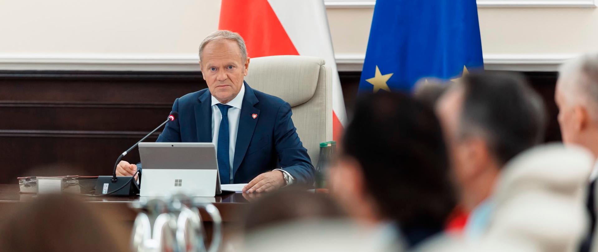 Premier Donald Tusk podczas posiedzenia Rady Ministrów