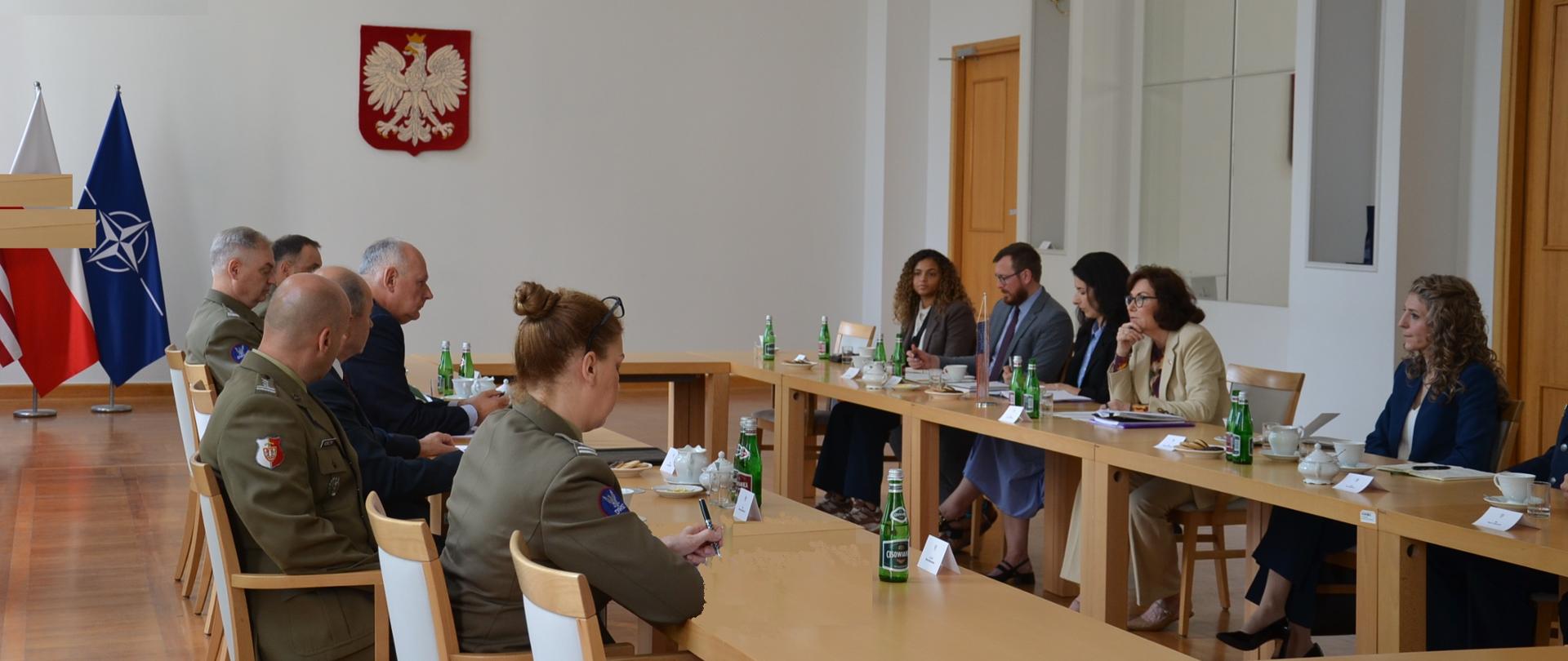 3 września 2026 r. wiceminister Paweł Zalewski spotkał się z amerykańską senator Jacklyn Rosen. 