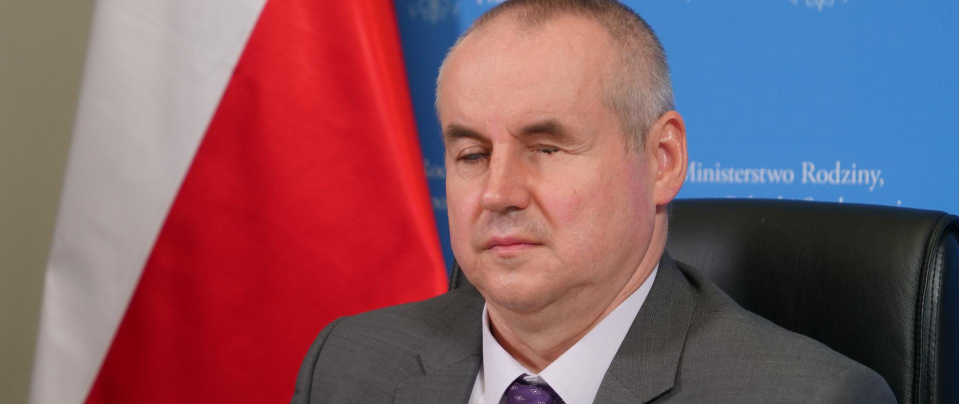 debata - wiceminister Wdówik