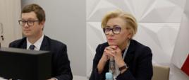 Zdjęcie ze szczytu OECD na temat polityk rozwoju umiejętności z udziałem wiceminister edukacji