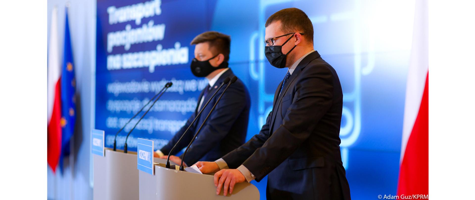 Minister Michał Dworczk – szef Kancelarii Premiera oraz wiceminister Paweł Szefernaker – wiceminister spraw wewnętrznych i administracji.