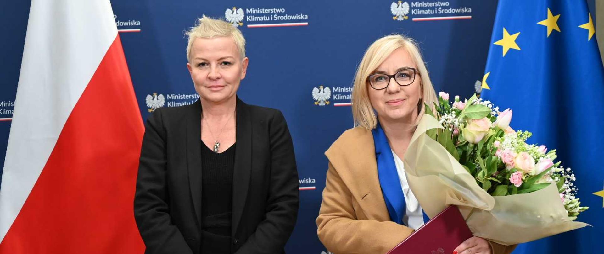Obejmująca urząd minister klimatu i środowiska Paulina Hennig-Kloska oraz ustępująca minister klimatu i środowiska Anna Łukaszewska-Trzeciakowska 