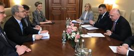 Minister Jerzy Kwieciński i premier Republiki Mołdawii Pavel Filip podczas rozmów bilateralnych