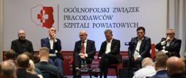 Na zdj. członkowie zespołu ds. zmian systemowych w MZ.