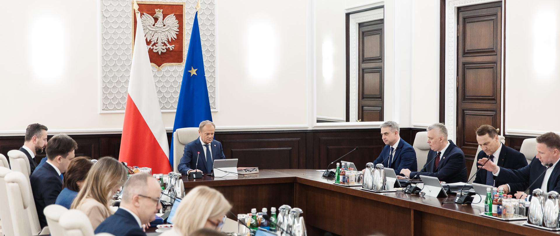 Premier Donald Tusk podczas posiedzenia Rady Ministrów.