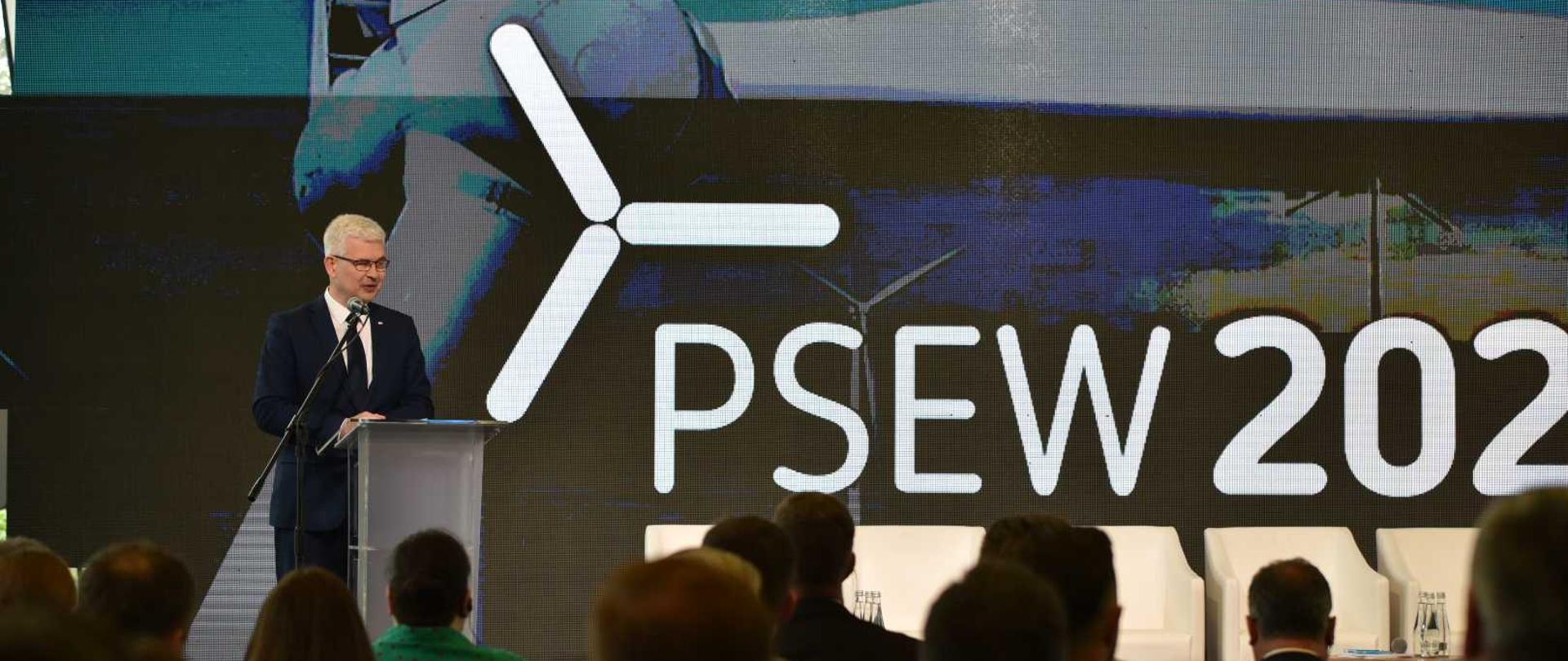 Wiceminister Zyska na konferencji Polskiego Stowarzyszenia Energetyki Wiatrowej 
