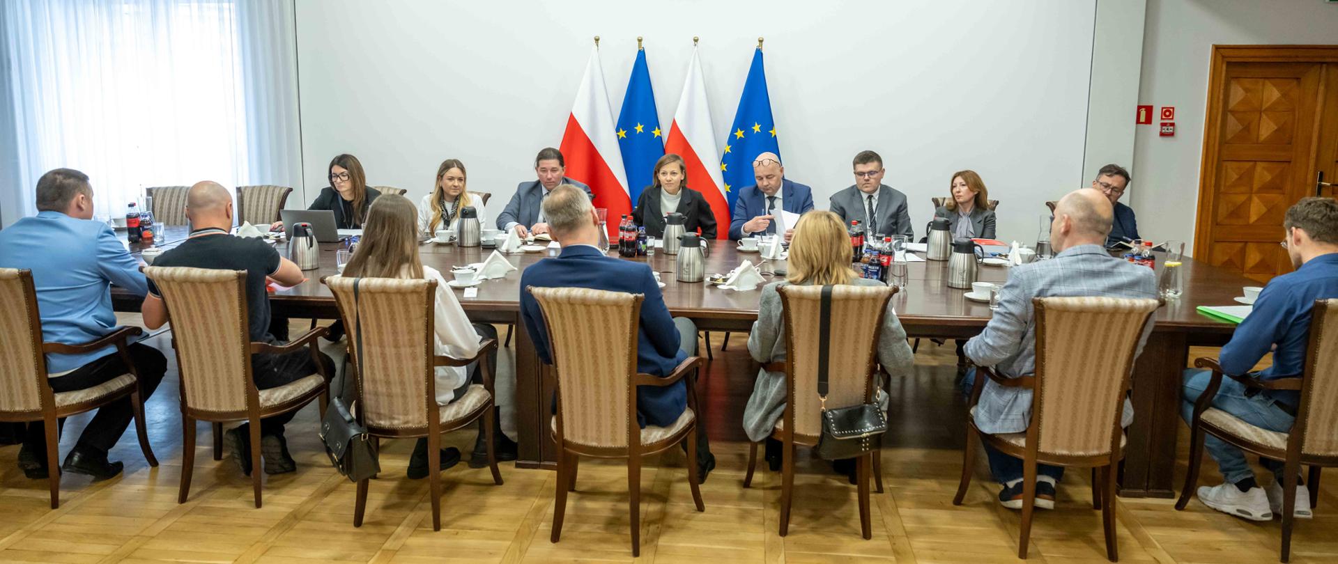 Przedstawiciele Ministerstwa Sprawiedliwości spotkali się z osobami poszkodowanymi w wyniku działalności cinkciarz.pl