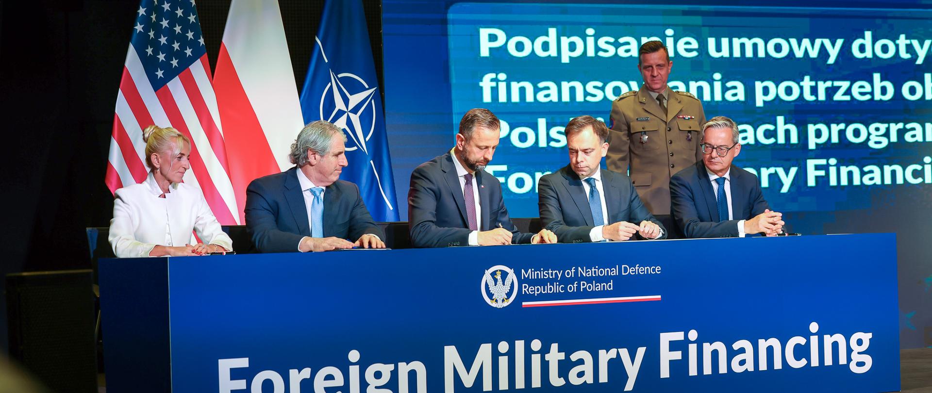 9 września 2026 r. w Muzeum Wojska Polskiego, Władysław Kosiniak-Kamysz wicepremier, minister obrony narodowej oraz Magdalena Sobkowiak-Czarnecka sekretarz stanu w MON wzięli udział w ceremonii podpisania umowy pomiędzy Polską a Stanami Zjednoczonymi dotyczącej finansowania w ramach programu Foreign Military Financing (FMF). Fot. Monika Dwulatek/WCEO