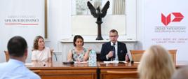 Konferencja w Instytucie Wymiaru Sprawiedliwości z udziałem wiceministra sprawiedliwości Marcina Romanowskiego. Tematem konferencji były 2 lata funkcjonowania sądów własności intelektualnej.