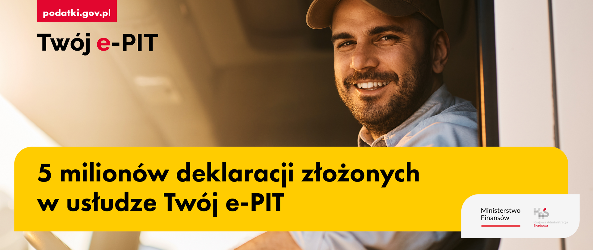 Na zdjęciu uśmiechnięty mężczyzna i napis: 5 mln deklaracji złożonych w usłudze Twój e-PIT