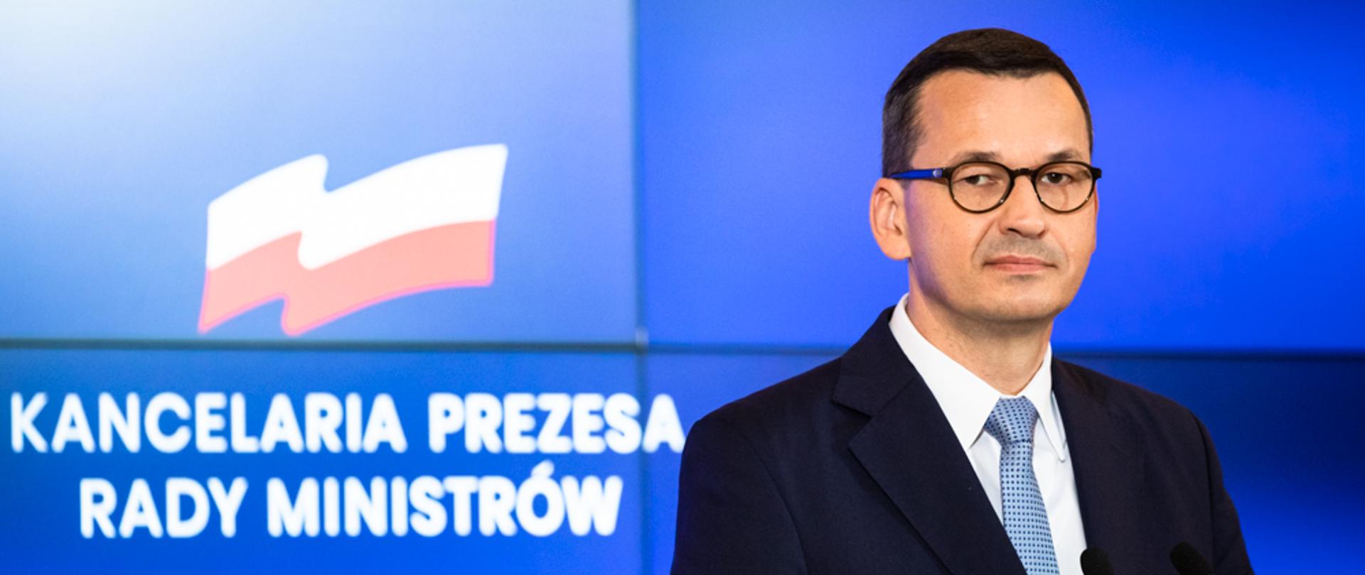 Premier podczas konferencji prasowej.